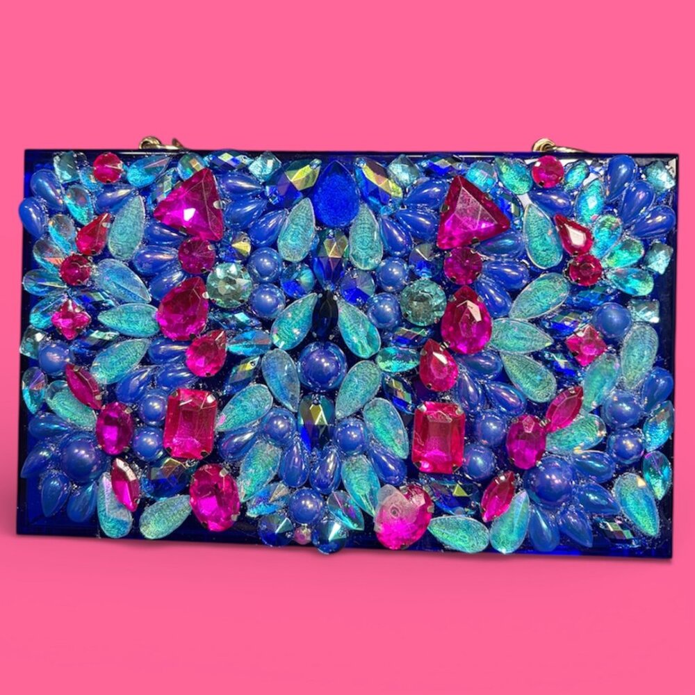 STUNNING BAG!  Flower Power Blue Acrylic Clutch w 3D Flowers - Picture 3 of 9
